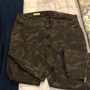 KUT From The Cloth Camouflage Pants Size 16